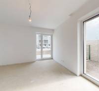 Omlouvám se, ale nevidím žádný text, který bych mohl přeložit. Můžete prosím poskytnout text, který chcete přeložit do češtiny?