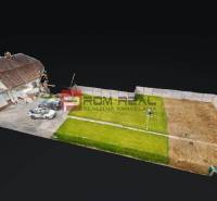 Rodinný dům s parkovacími místy a oplocenou zahradou na Chorvatské ulici, Slovenský Grob, Pozemky - bydlení.