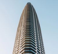 Výstavba bytů v Bratislavě - Ružinově na Pribinově ulici, moderní architektura.