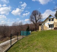 Rodinný dům na pozemku k bydlení v Lubině, ulice Lubina, s travnatou zahradou.