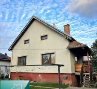 Rodinný dům v Tureni na ulici Tureň s pěkně udržovanou zahradou.