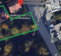 Letecký pohled na rodinný dům na Búdkové ulici v Bratislavě - Staré Město.