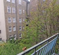 Pohled ze 3pokojového bytu s balkónem na Grösslingově ulici v Bratislavě - Staré Město.
