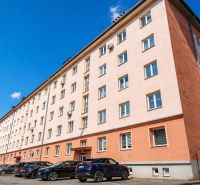 Exteriér bytového domu na ulici Krivá v Košicích, městská část Jih.