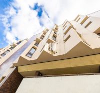 Obytný dům na Grösslingově ulici v Bratislavě nabízející 4pokojový byt.
