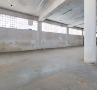 Prostor Sklady a haly s betonovou podlahou a prosvětlením v Lieskovské cestě, Zvolen.