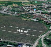 Pozemky - bydlení v Finticích, velikost 2441 m², viditelné místní orientační body.