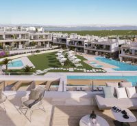 Luxusní rezidenční komplex v Torrevieja s bazény, zahradou a výhledem na lagunu.
