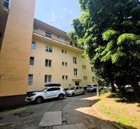 Bytový dům na Kaštanové ulici, Košice - městská část Jih, s parkovacími místy.