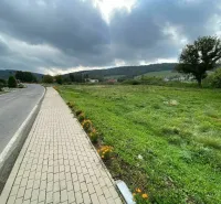 Pozemek s cestou a chodníkem ve Slovenské Volové, Pozemky - bydlení na prodej.