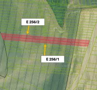 Katastrální mapa zobrazuje rozdělení zemědělských a lesních pozemků v Medzanech.