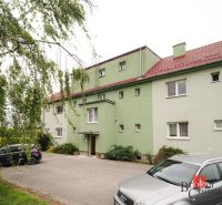 Exteriér bytového domu na Štúrově ulici v Nitře, nabízející 3-pokojové byty.