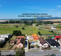 Výstavba řadového rodinného domu na ulici v Nové Polhoře. Panorama a příroda.