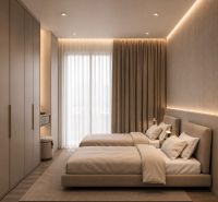 Dvoulůžková ložnice s elegantním osvětlením a podlahou s dřevěným dekorem v rekreačním apartmánu.