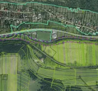Letecká mapa zemědělských a lesních pozemků v obci Valaská s vyznačenými parcelami.