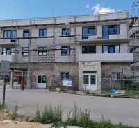 Budova v rekonstrukci na ulici Tomčany v Martině pro 3-pokojové byty.