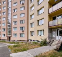 Bytový dům s balkóny na ulici Benadova v Košicích, vhodný pro 4-pokojový byt.