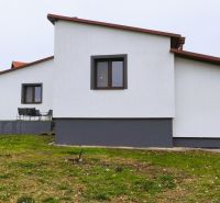 Rodinný dům na Vinohradnické ulici ve Velkém Krtíši, s prostornou zahradou a terasou.