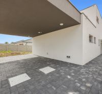 Rodinný dům na Sokolej-Kolibrikovej v Chorvatském Grobu s prostorným parkovacím stáním.