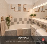 Pokoj s podlahou s dřevěným dekorem v 3pokojovém bytě, sluneční osvětlení a okno s výhledem.