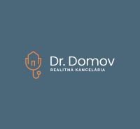 Logo realitní kanceláře Dr. Domov s ověřeným členstvím, stylový design.
