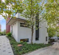 Exteriér 5 a více pokojového bytu na Bartókovej ulici, Bratislava - Staré Město.