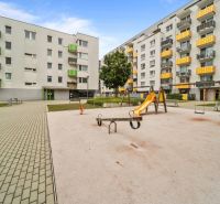 Dětské hřiště v okolí bytů na ulici Pri Hrubej lúke, Bratislava - Dúbravka.