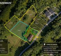 Přehled parcel v obci Makov, ulice Čierne, s rekreační chalupou a stavebním pozemkem.