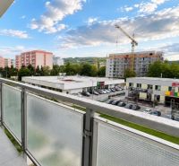 Výhled z balkónu 3pokojového bytu na Nobelově ulici v Bratislavě s panoramatem města.