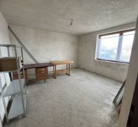 Omlouvám se, ale potřeboval bych vědět, co konkrétně chcete přeložit do češtiny. Můžete prosím poskytnout text, který chcete přeložit?