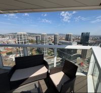Výhled ze 3pokojového bytu na panoramu Bratislavy, Staré Město, Landererova.