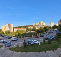 Pohled na 4-pokojový byt v Bratislavě - Karlově Vsi, Veternicově ulici.