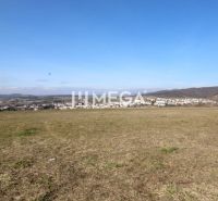 Humenné, na ulici Majakovského k dispozici pozemky - bydlení s výhledem na město.