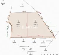 Mapa pozemků k bydlení v obci Vinné, znázorňující rozměry a hranice parcel.
