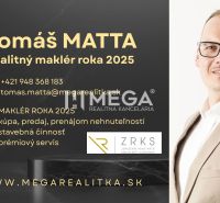 Vizitka realitního makléře s kontaktem na realitní kancelář MEGA.
