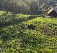 Pozemky - bydlení v Košeckém Podhradí nabízejí krásný výhled na krajinu a domy.