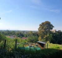 Výhled na Zahrady v Košicích, městská část Krásna, ul. 1. máje, přírodní scenérie.