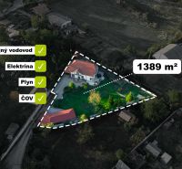 Pozemek u rodinného domu ve Zlatých Moravcích s inženýrskými sítěmi a rozlohou 1389 m².