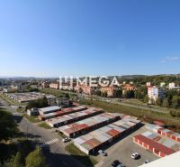 Výhled z 3pokojového bytu na ulici Laborecká v Humenném s panoramatem města.