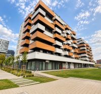 Městská architektura u Muchova náměstí v Bratislavě, vhodná pro dvoupokojové byty.