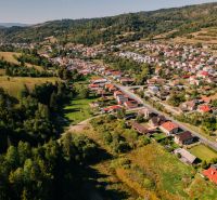 Letecký pohled na Pozemky - bydlení v Čiernom Balogu na ulici Švermova.