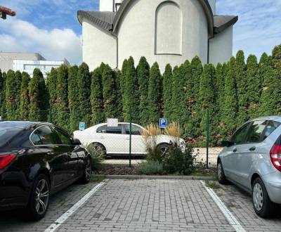 Parkovacie miesto vo výbornej lokalite - Tomášikova ul., Ružinov