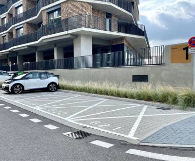 EXKLUZÍVNE parkovacie státie UNIQ Slnečnice-Viladomy ,BA V.