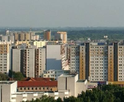 HĽADÁM: byt 3+1 s balkónom, pôvodný stav, Trenčín - SIHOŤ / JUH
