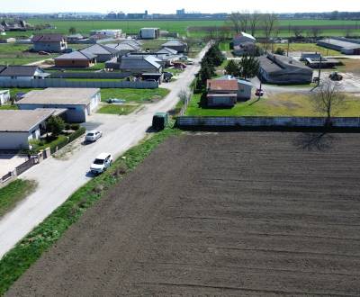 Prodej Pozemky - bydlení, Pozemky - bydlení, Hlohovec, Slovensko