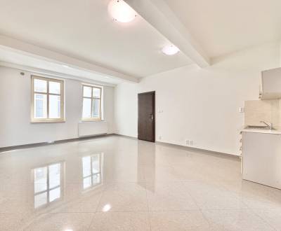 Kancelářské prostory, pronájem, Žilina, Slovensko