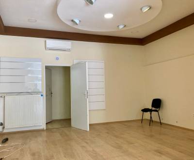 Pronájem Prostory pro obchod, Prostory pro obchod, Komárno, Slovensko