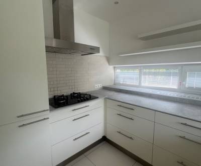 Pronájem Rodinný dům, Rodinný dům, Popovova, Bratislava - Dúbravka, Sl