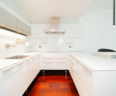 Pronájem Byt 2+1, Byt 2+1, Nábrežie arm. gen. Ľ. Svobodu, Bratislava -