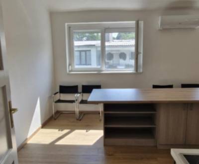 PRODEJ 1 a 1/2 pokojový byt, Holloháza, Maďarsko